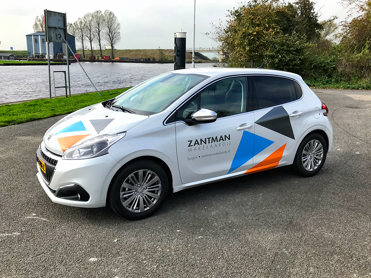 auto-reclame-belettering-folie-stickers-peugeot-208-zantman-makelaardij-burgum-friesland