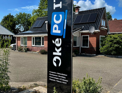 onverlichte reclamezuil zwart logo oke it burgum friesland