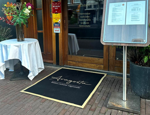 bedrukte deurmat droogloop mat met logo aragosta restaurant leeuwarden friesland